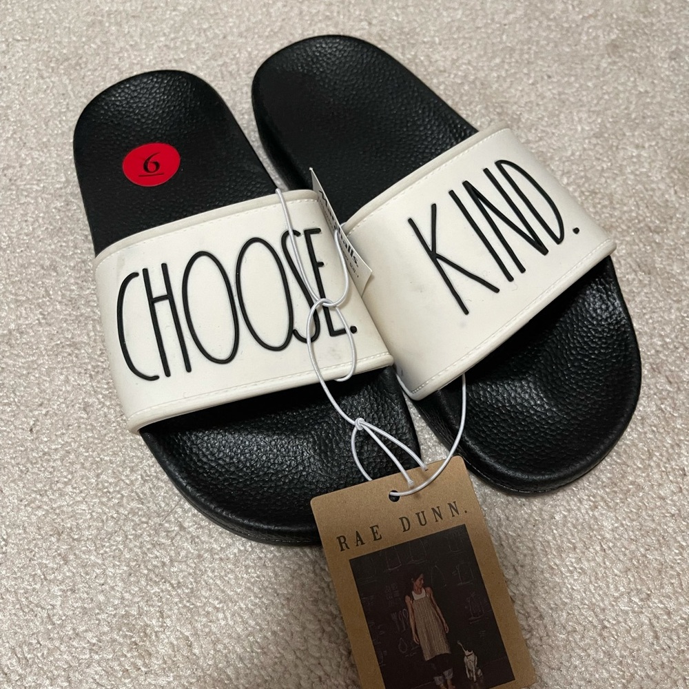 Rae Dunn Sandals size 6